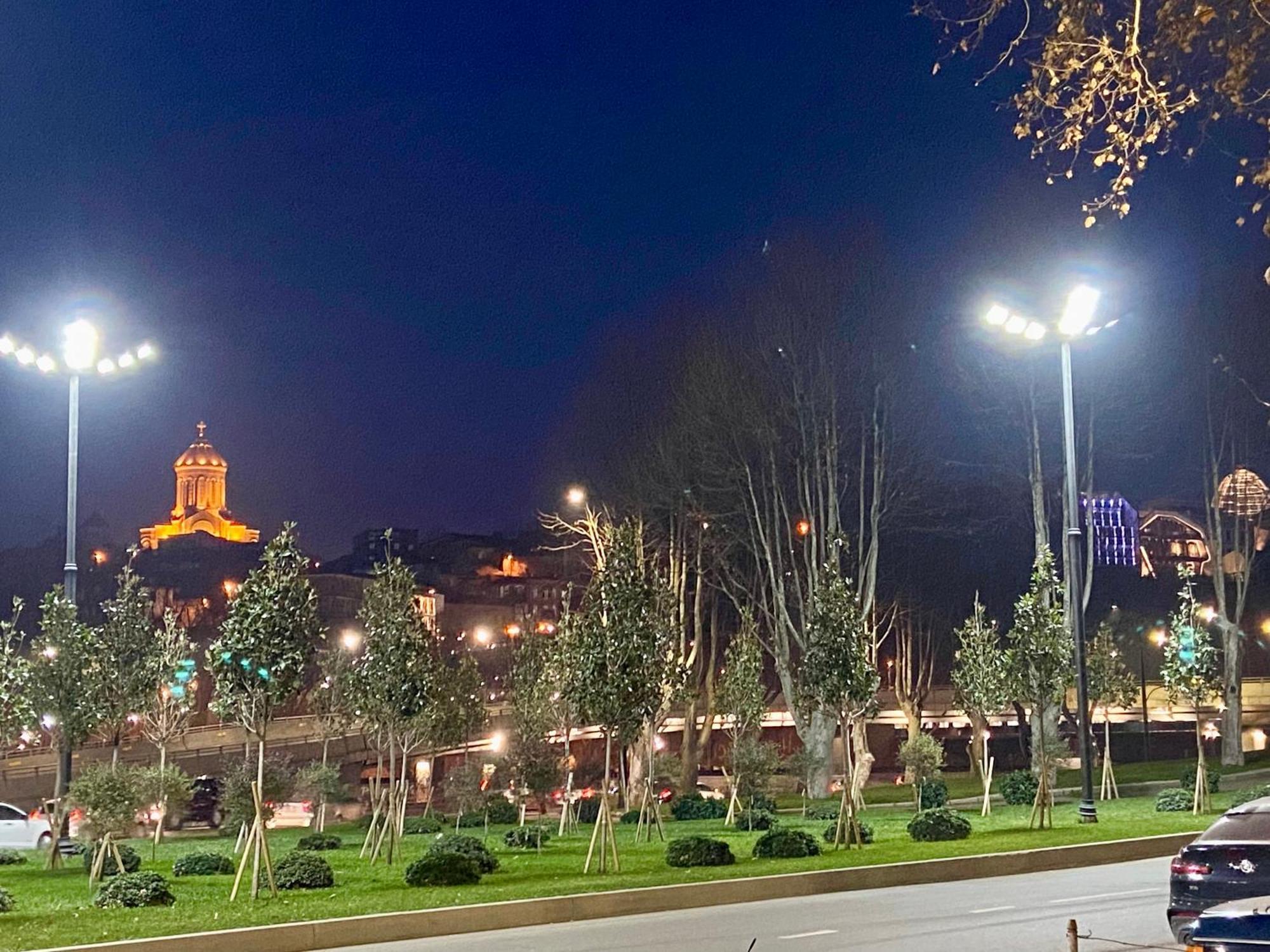The White Loft Apartment Tbilisi ภายนอก รูปภาพ
